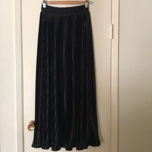 American Apparel Accordion Skirt